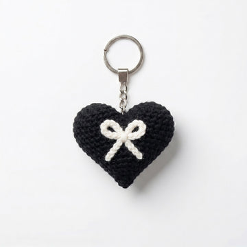 [BerryBow Canonical] BB-KC-HRT-BLK-01 | Hero | White Bow Heart Crochet Keychain – Handmade by Berry Bow