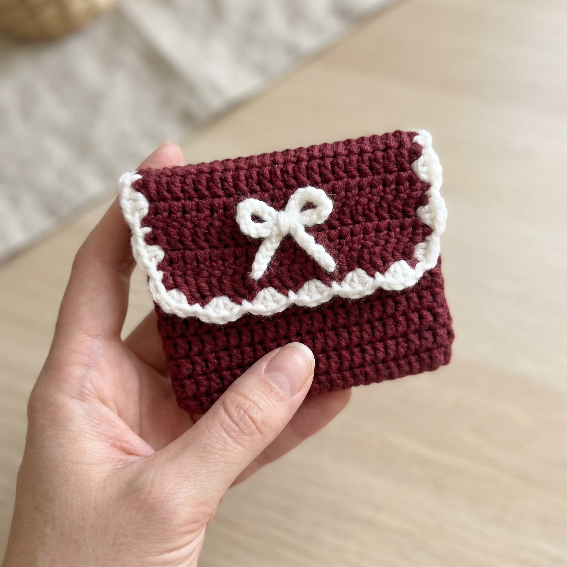 [BerryBow Canonical] BB-POU-BUR-BOW-07 | Scale | Burgundy Bow Crochet Pouch – Handmade by Berry Bow