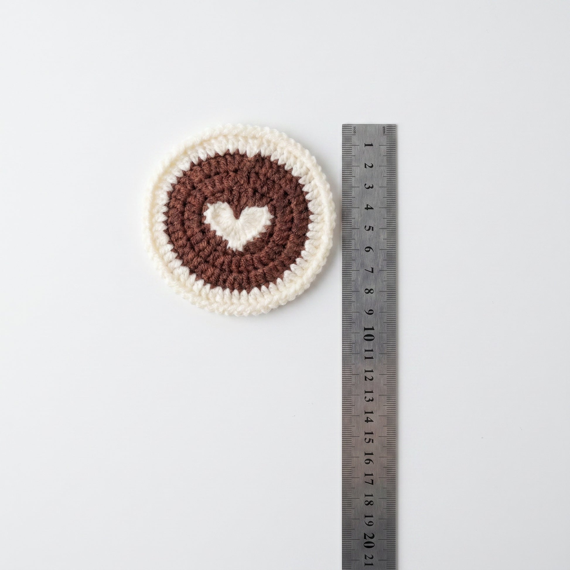 [BerryBow Canonical] BB-COS-NAT-BRN-01 | Measurement | Coffee Heart Crochet Coaster – Handmade by Berry Bow