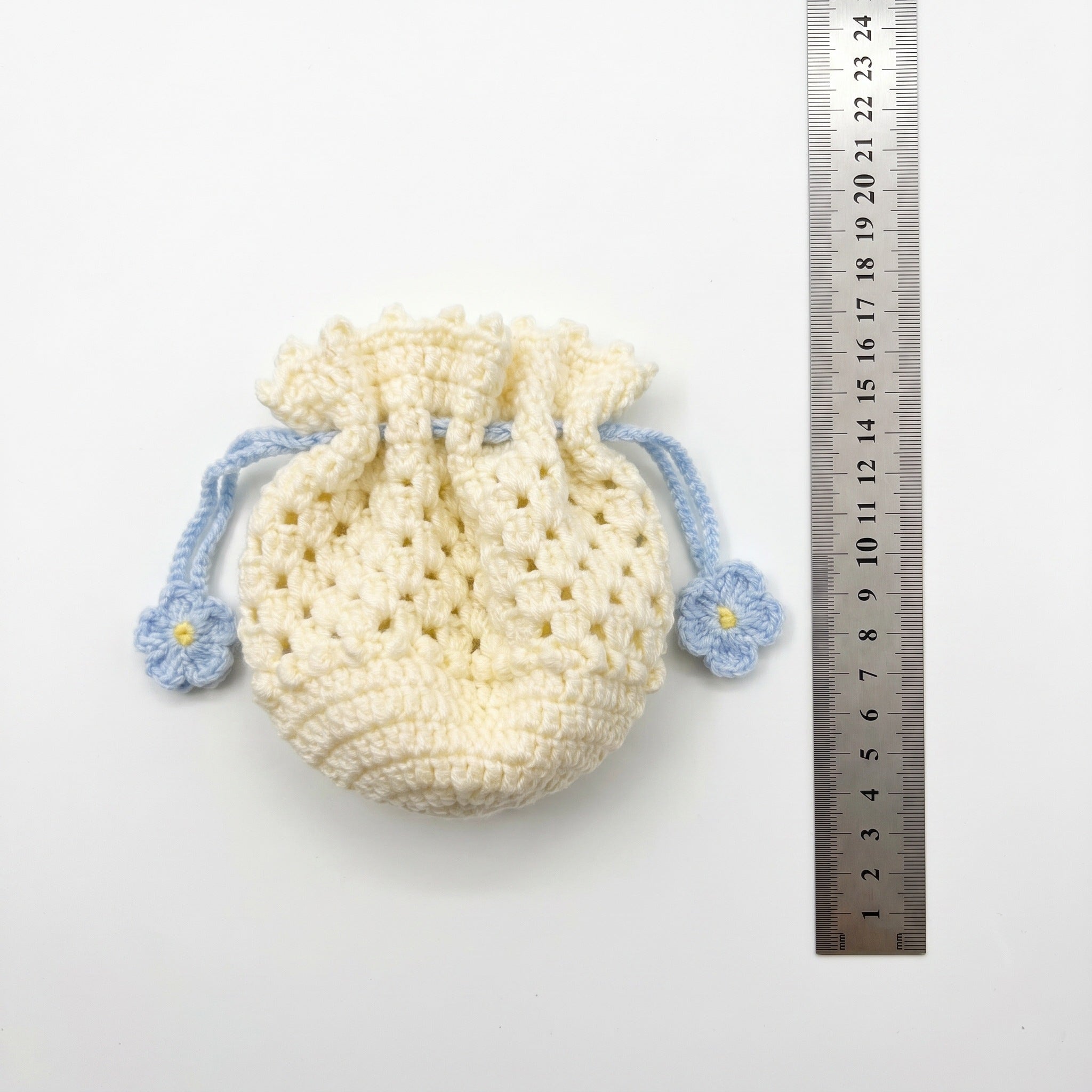 [BerryBow Canonical] BB-POU-OWH-BBL-06 | Measurement | Baby Blue Blossom Crochet Pouch – Handmade by Berry Bow