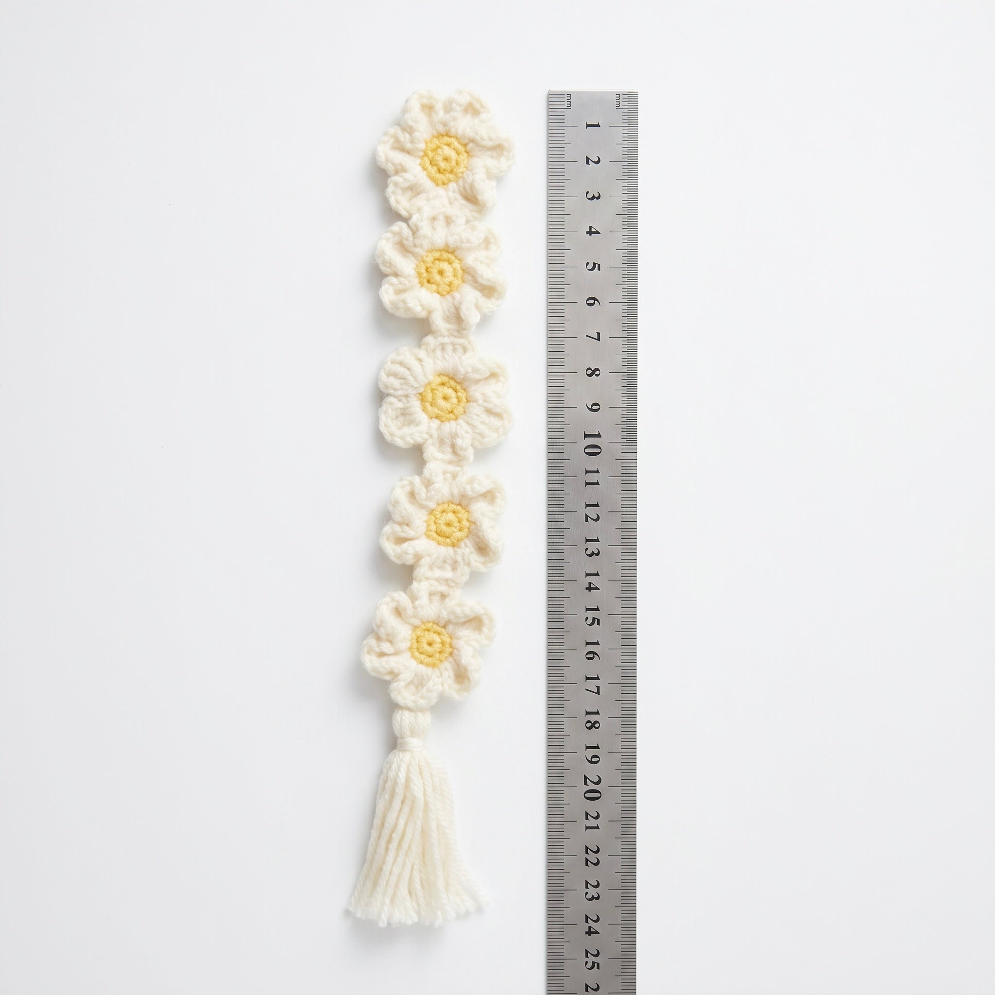 Daisy Chain Crochet Bookmark during the handmade crochet process